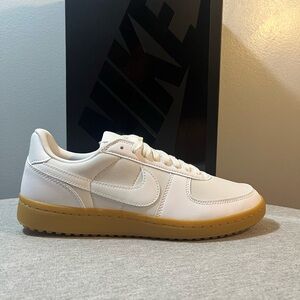 Nike Field General White Gum Athletic Women's Shoe Size 8 FZ5593 101​
